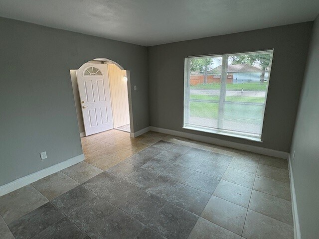 Building Photo - 12127 Rhinebeck Dr