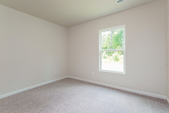 Building Photo - 2208 Cotton Dr