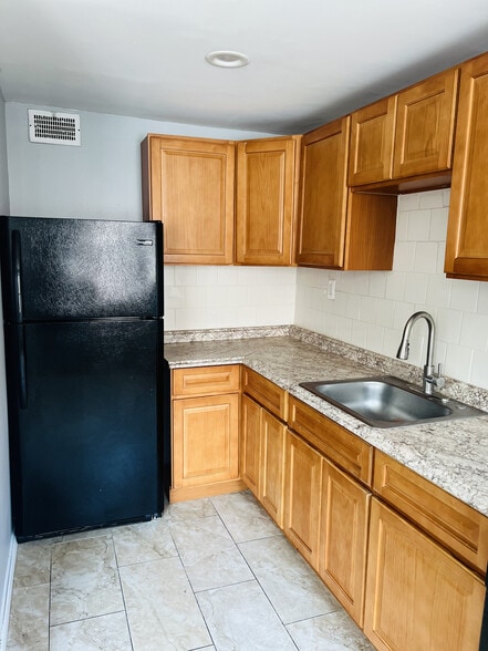 Kitchen - 130 Spring Valley Rd