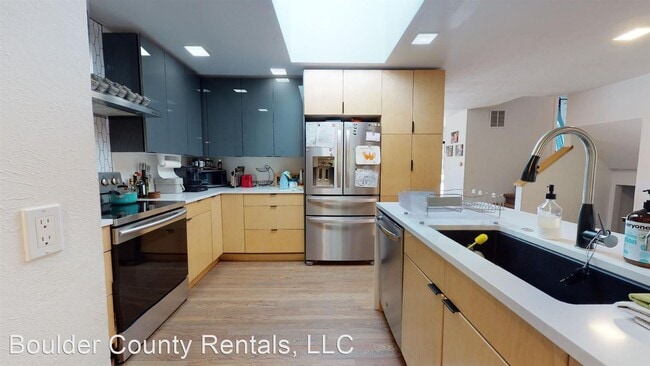 Building Photo - 3 br, 2 bath House - 860 Gilpin Dr