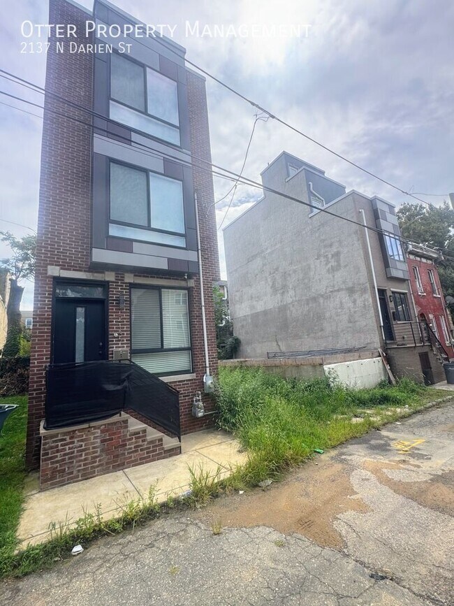 Building Photo - 2137 N Darien St