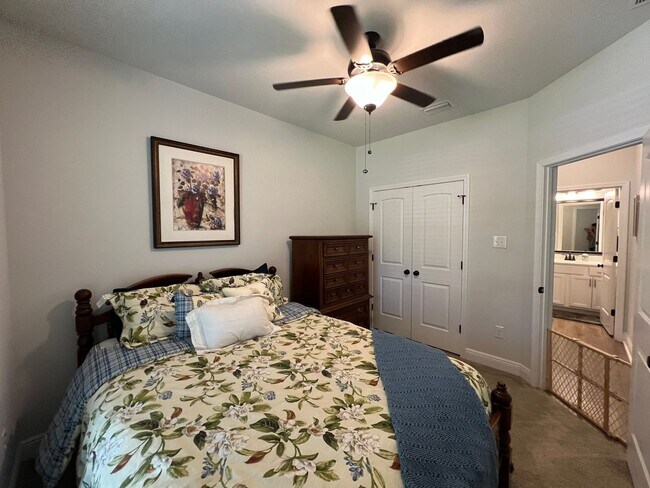 Building Photo - Exceptional 4 Bedroom in Milton