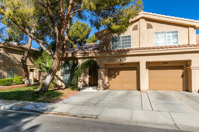 Building Photo - Stunning Townhouse in Prime Green Valley L...