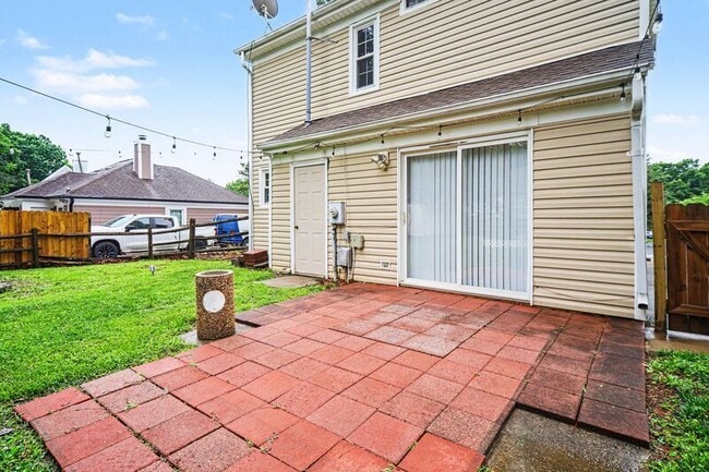 Building Photo - 7601 Swedish Ivy Ln