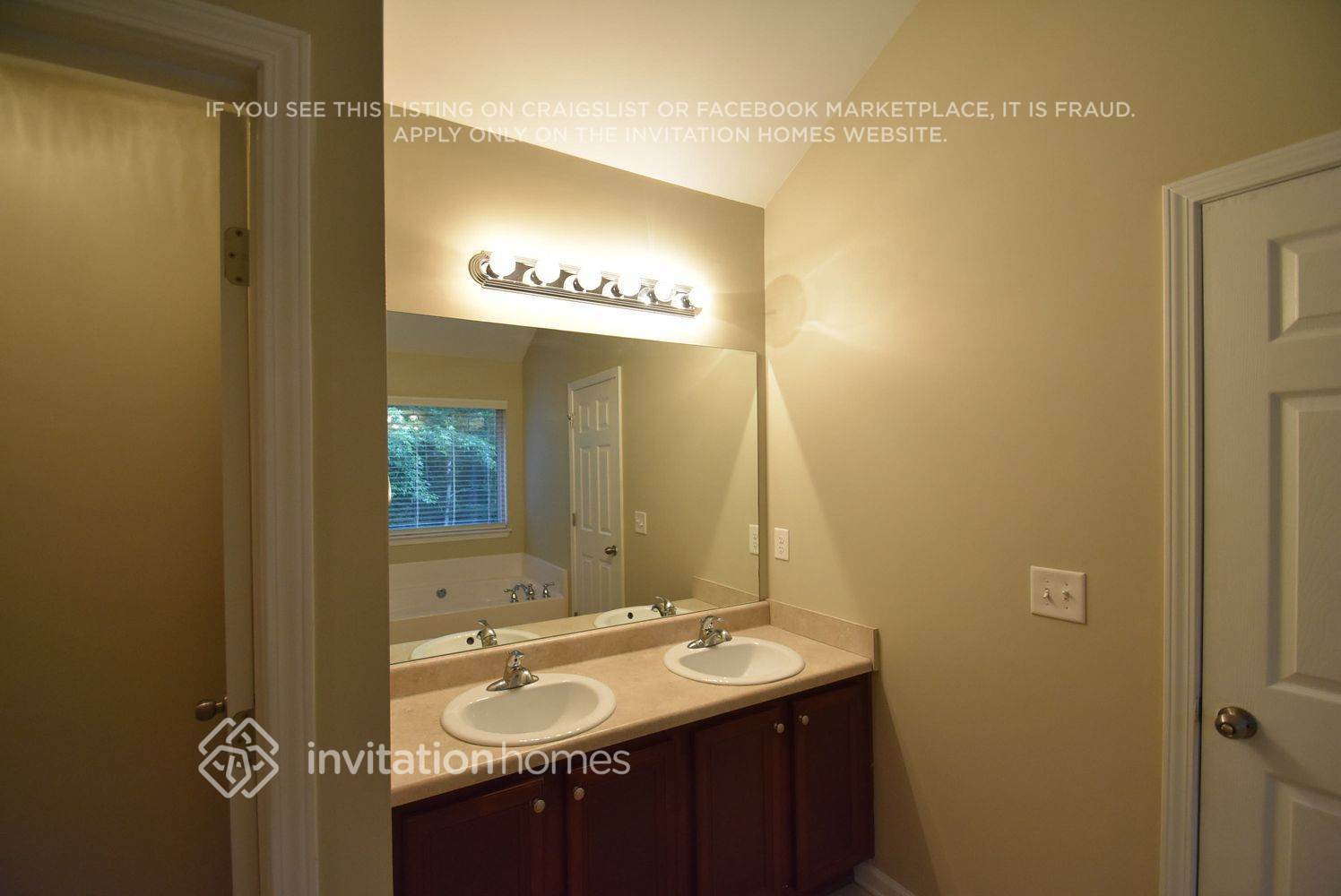 Building Photo - 626 Benjamin Ct