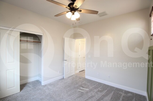 Building Photo - 19350 E Carriage Way