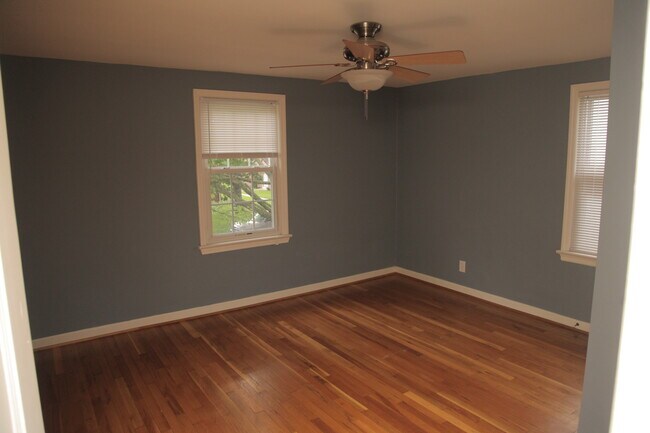 Building Photo - 1536 Elmwood Ave