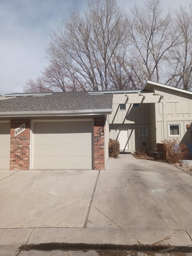 Building Photo - 3000 Regatta Ln