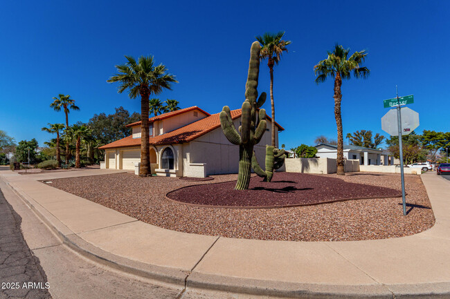 Building Photo - 10090 E Becker Ln