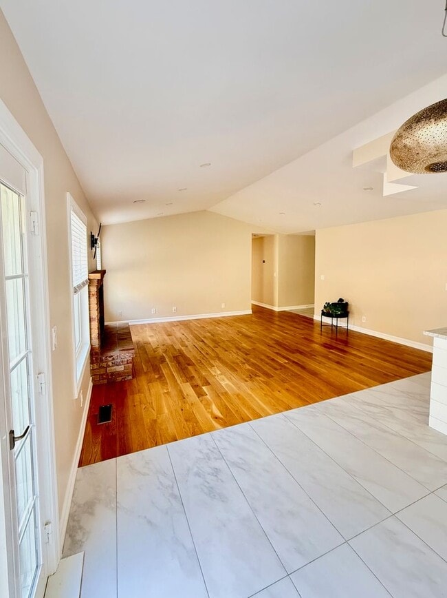 Building Photo - Beautiful 3 Bedroom Home in Northwest Reno