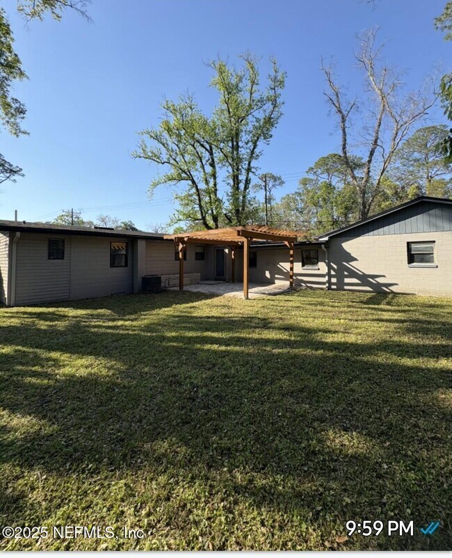 Building Photo - 1003 Brierfield Dr