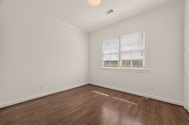Building Photo - 2907 Argonne St