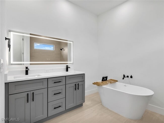 Building Photo - 1624 NW 9th Ave