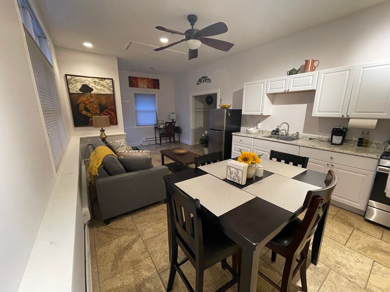 Living and dining - 140 Church St