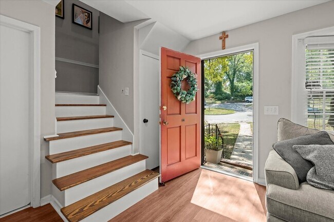 Building Photo - 541 N White St