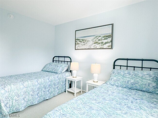 Building Photo - 788 Park Shore Dr