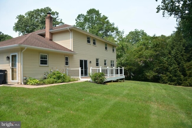 Building Photo - 711 Brainerd Rd