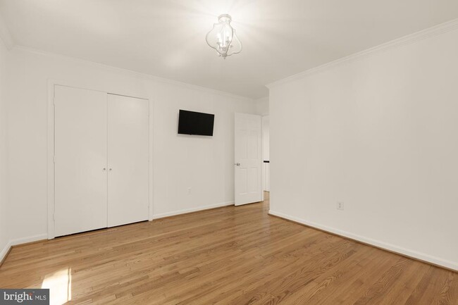 Building Photo - 1318 Round Oak Ct