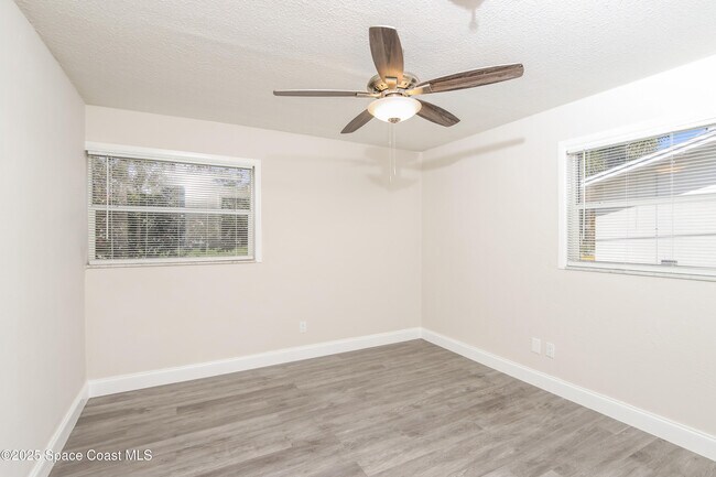 Building Photo - 1710 Jordan Dr