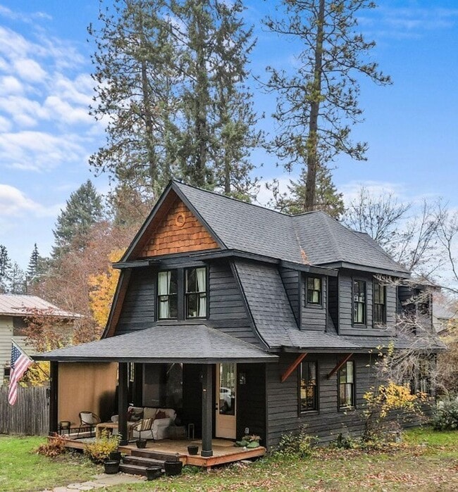 Building Photo - Beautiful home downtown Coeur D Alene