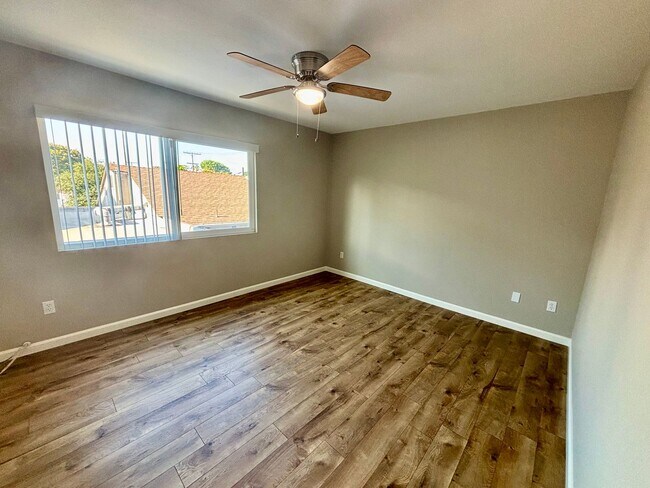 Building Photo - Updated 2 Bed 1.5 Bath Apt. in Coronado