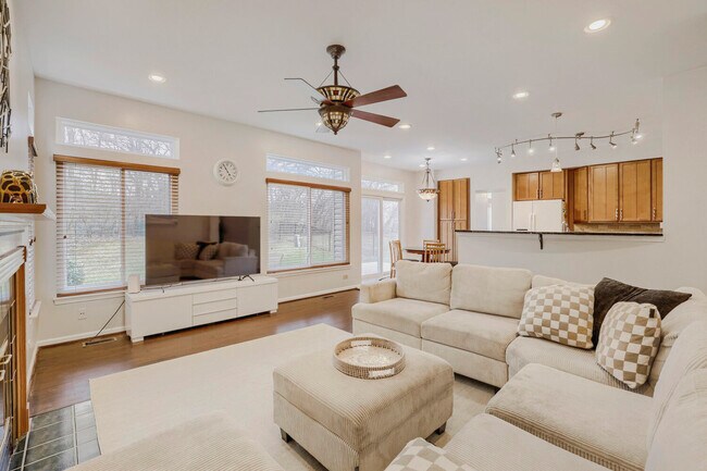 Building Photo - 1526 Almaden Ln