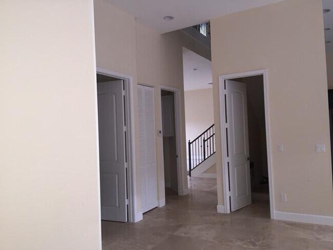 Building Photo - 9887 Coronado Lake Dr