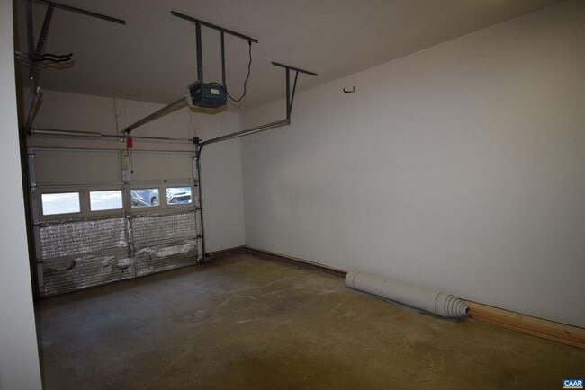 Building Photo - 19 Woodlawn Dr