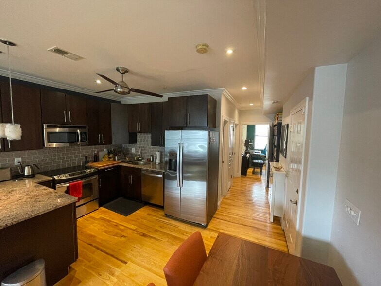 Building Photo - 2650 15th St NW