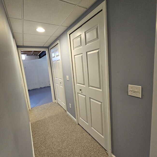 Building Photo - 3 Bedroom, 3.5 Bath Ranch with Open Floor Plan, Finished Basement & Scenic Pond Views