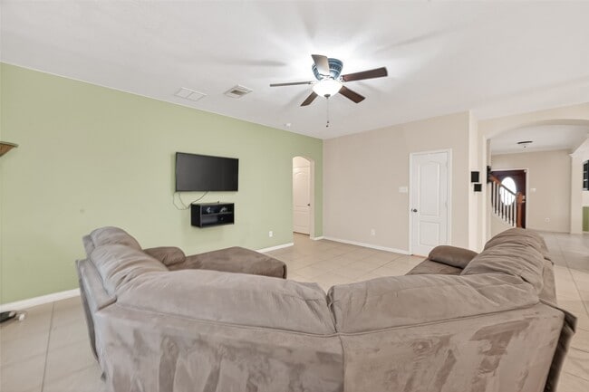 Building Photo - 3815 Pine Forest Green Blvd