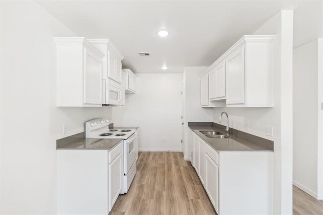 Building Photo - 8787 St George Way