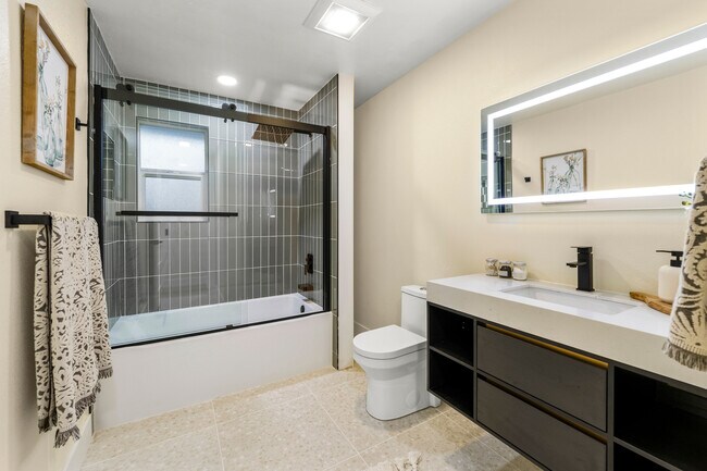 Building Photo - 130 SW 194th St