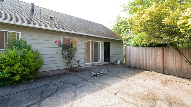 Building Photo - 16321 127th Pl SE