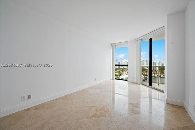Building Photo - 3610 Yacht Club Dr