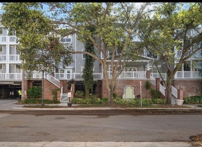 Building Photo - 800 S Dakota Ave