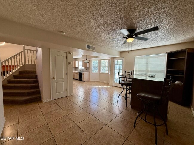 Building Photo - 7404 Luz De Lumbre Ave