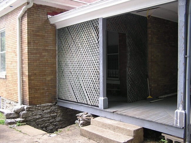 Building Photo - 398 Linden Walk