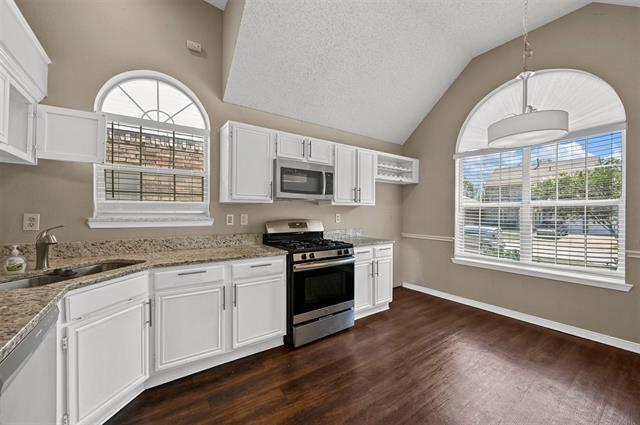 Building Photo - 10116 Long Rifle Dr