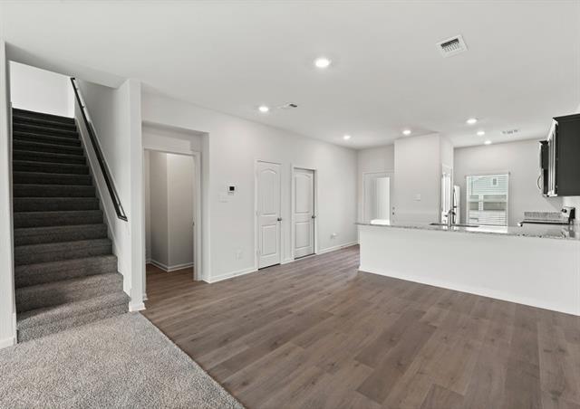 Building Photo - 932 Crimson Wolf Rd