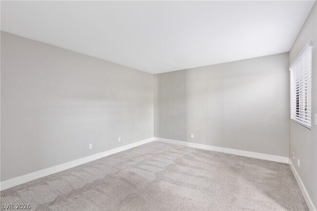 Building Photo - 2220 Pine Breeze Ln