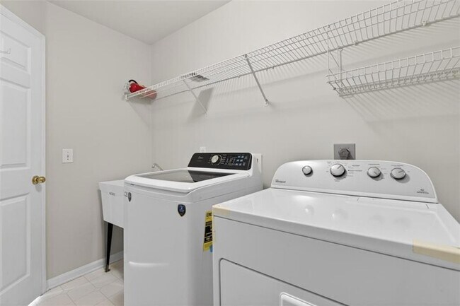 Building Photo - 2885AB Stonehenge Ct