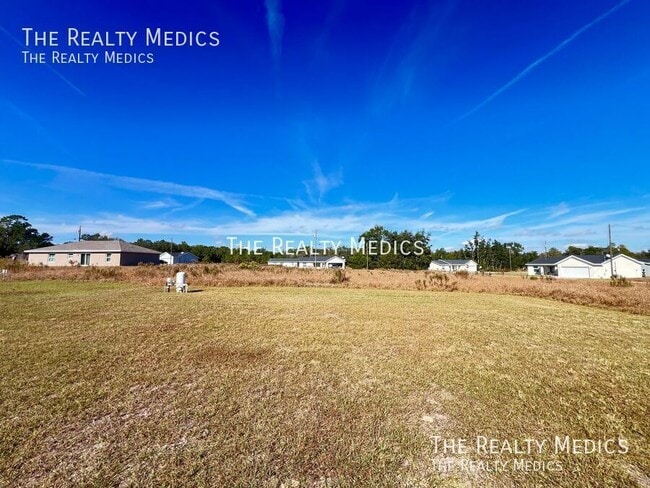 Building Photo - 53 Maple Dr