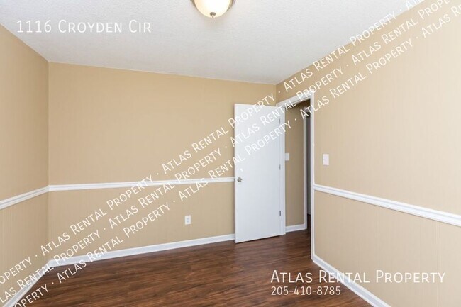 Building Photo - 1116 Croyden Cir