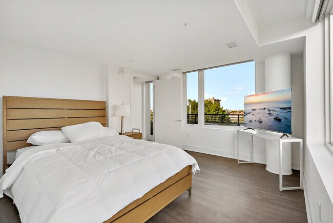 Building Photo - 2000 P St NW