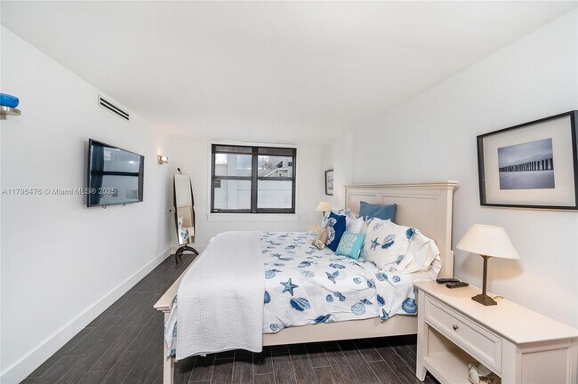 Building Photo - 4301 Collins Ave