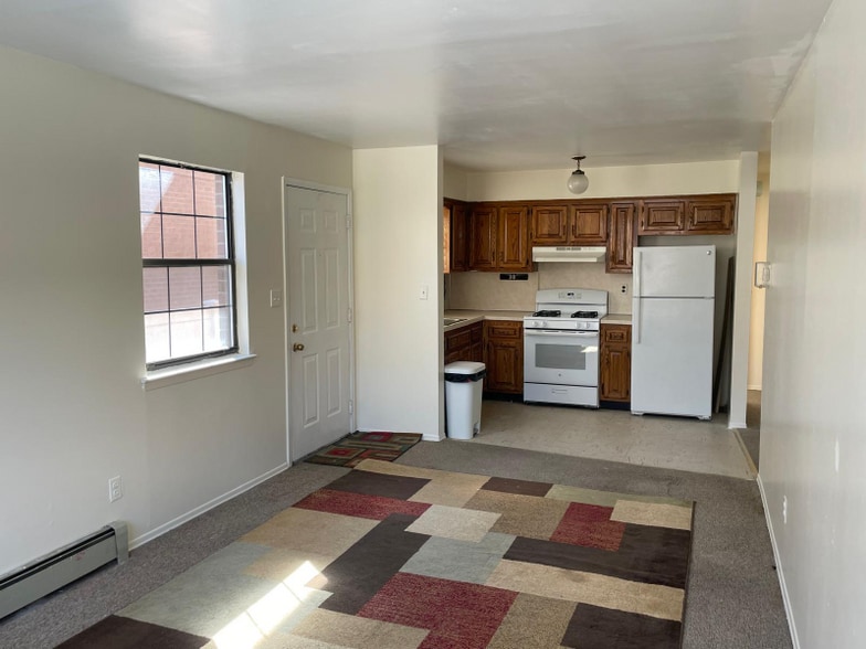 Building Photo - 76-15 166th St