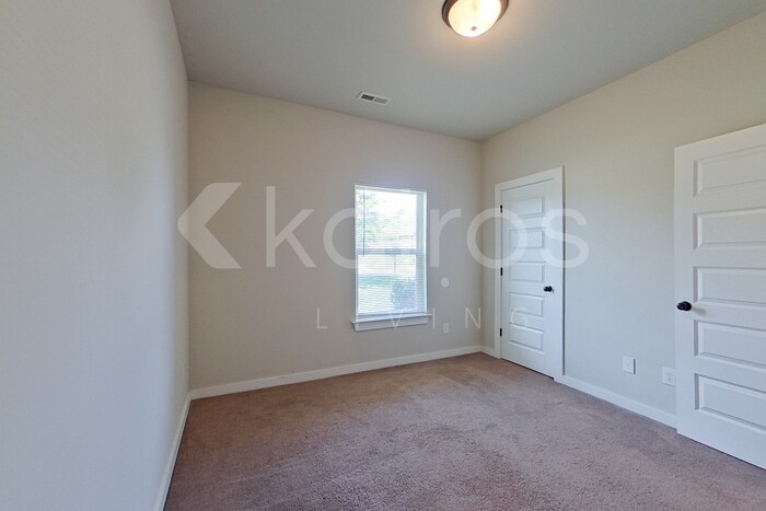 Building Photo - 26186 Valley Ridge Rd