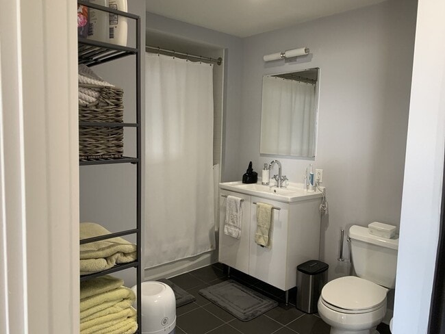 Building Photo - 2 Earhart St