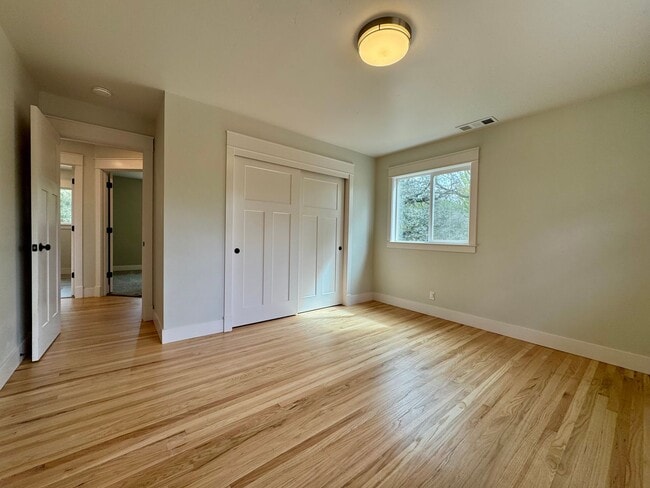 Building Photo - 5780 Stanley Dr